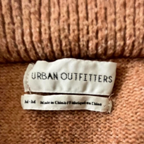 Cream, brown and black argyle cropped sweater #argyle #sweater
-868 - Picture 3 of 5